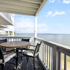Waterfront Townhouse with Pool, Beach and Kayaks