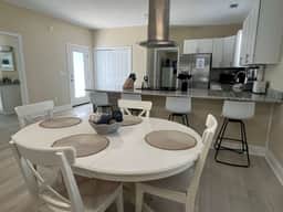 Cottage on 10th Cozy Retreat Near Downtown & Beach - Image 2