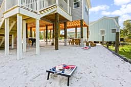 Modern Beach Escape-Game Zone, BBQ, 5 min Beach - Image 5