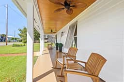 Peaceful Coastal Escape Near Nav Beach & Dining - Image 5