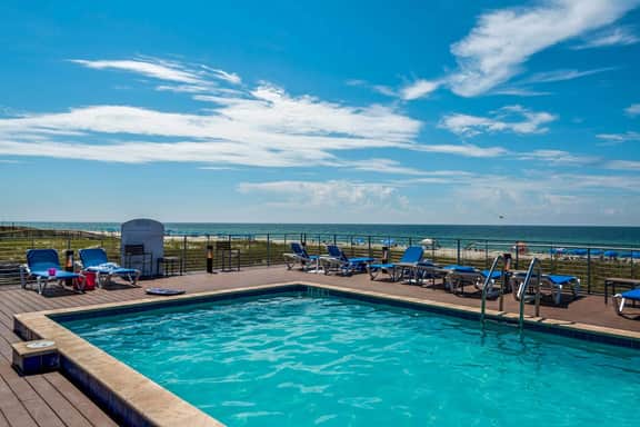 Emerald Shores Private Beach Club, Bar, Pool - Image 4