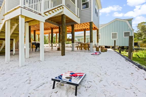 Modern Beach Escape-Game Zone, BBQ, 5 min Beach - Image 5