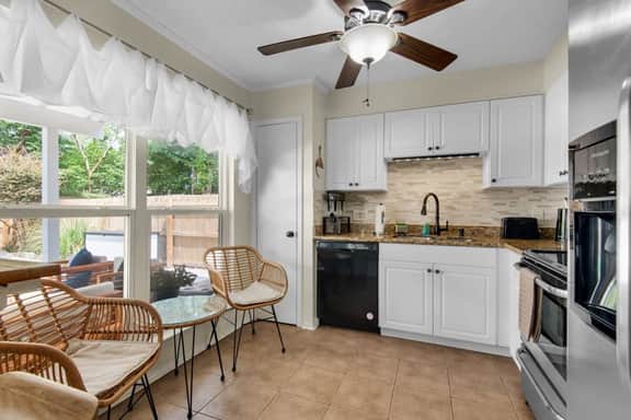 Private-Relaxing, Pool, Dwntwn PNS & Beaches - Image 4