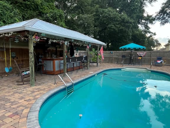 Private Oasis with Pool & Tiki Bar - Image 1
